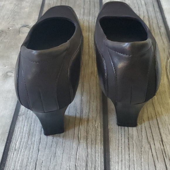 Black Naturalizer Pumps 838N19  Sz 9W - Picture 2 of 8